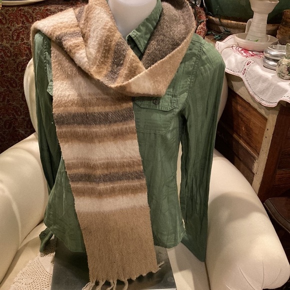 Wool blend woven felted striped scarf - Picture 4 of 8